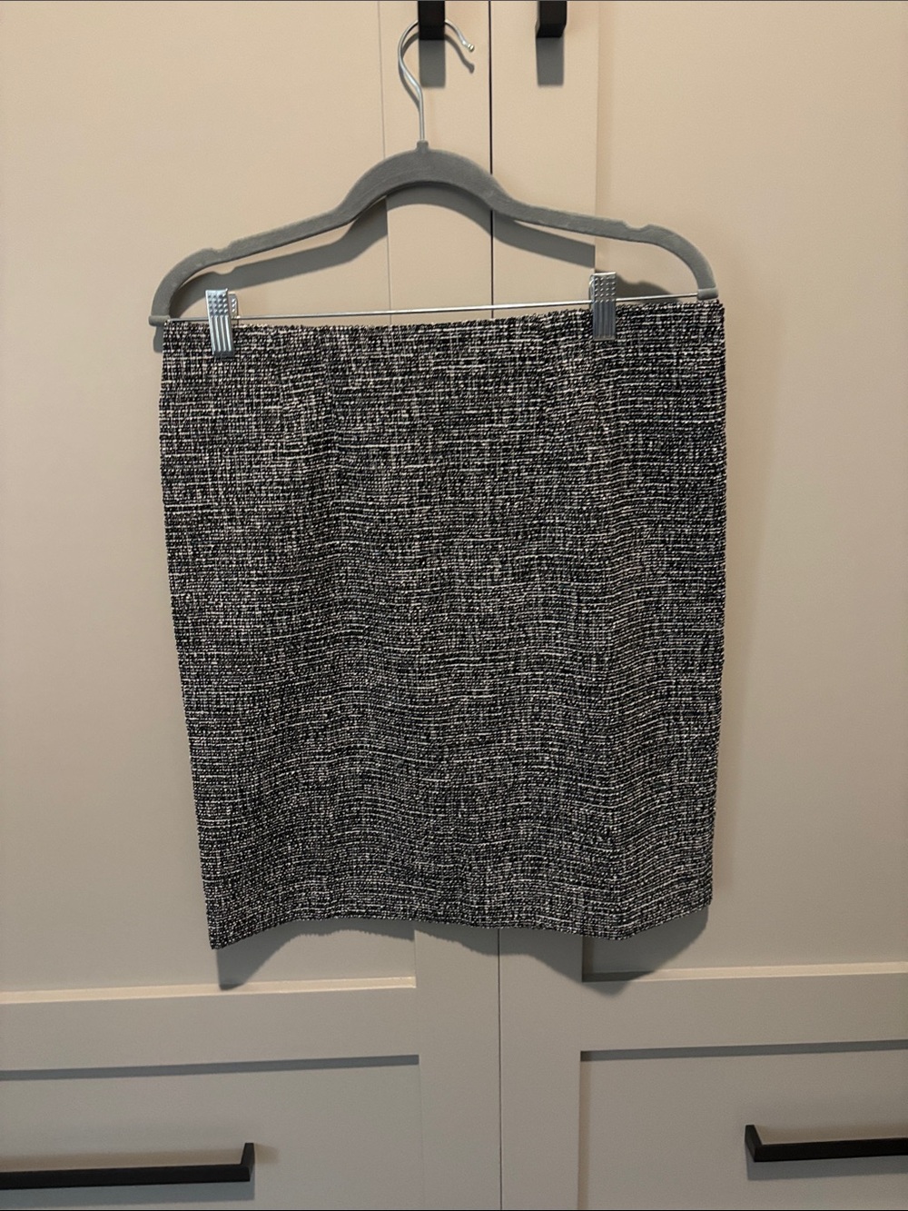 Amanda & Chelsea Black and White Tweed-Effect Pencil Skirt